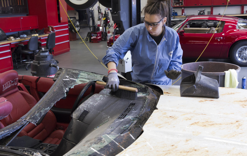 Illustration for article titled Here's How They'll Restore The Sinkhole-Damaged 1 Millionth Corvette